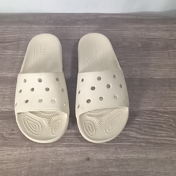 Crocs Classic Biege Slide Sandals Size 8 - Picture 5 of 6